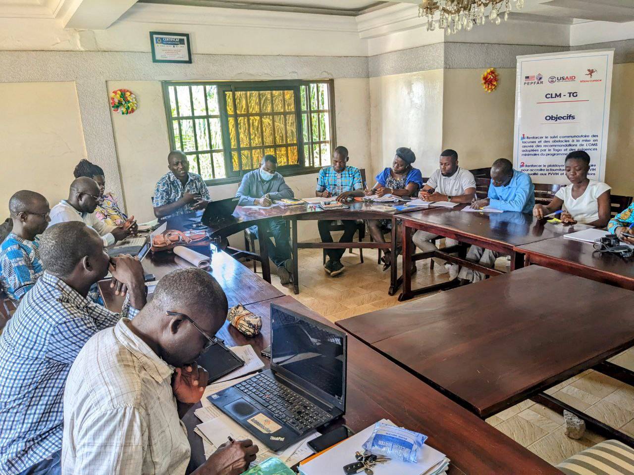 Raising awareness among JADES POUR LA VIE health workers
